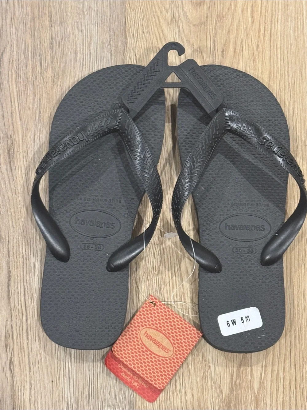 Havaianas Black Rubber Flip Flops Size 5/6W NWT